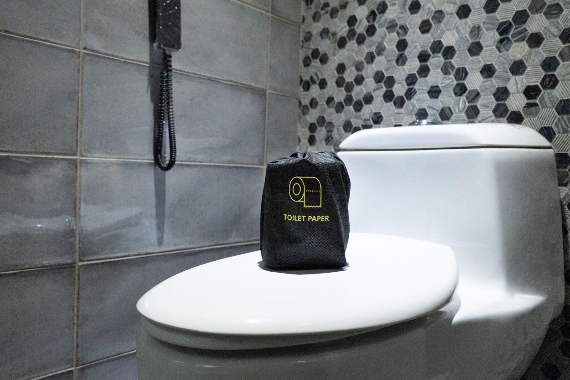 Check Inn Taichung Wenxin Zhongqing Ngoại thất bức ảnh