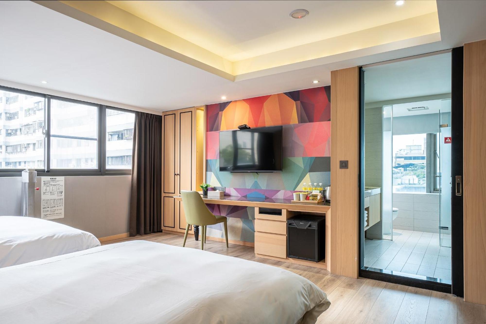 Check Inn Taichung Wenxin Zhongqing Ngoại thất bức ảnh
