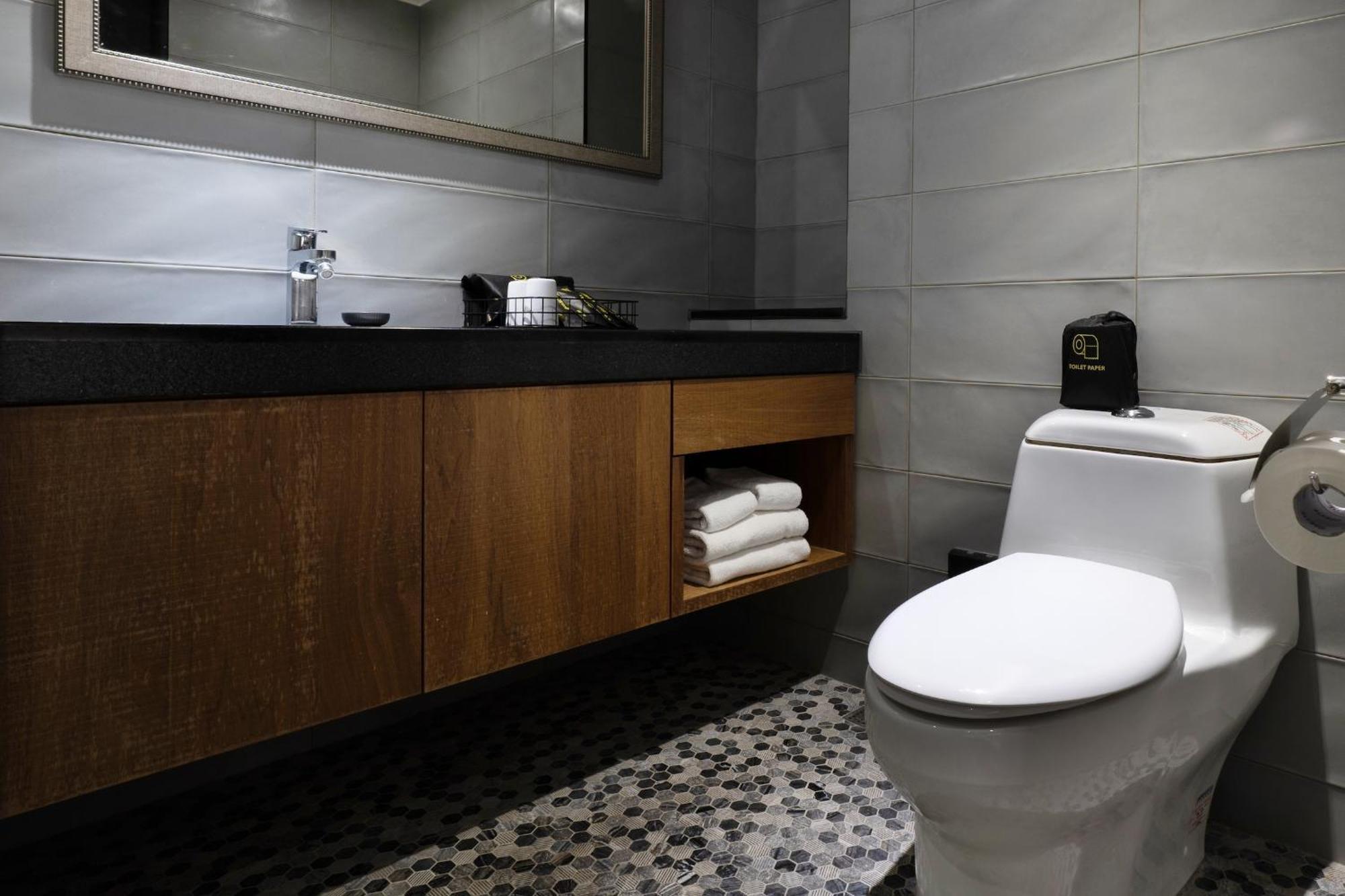 Check Inn Taichung Wenxin Zhongqing Ngoại thất bức ảnh