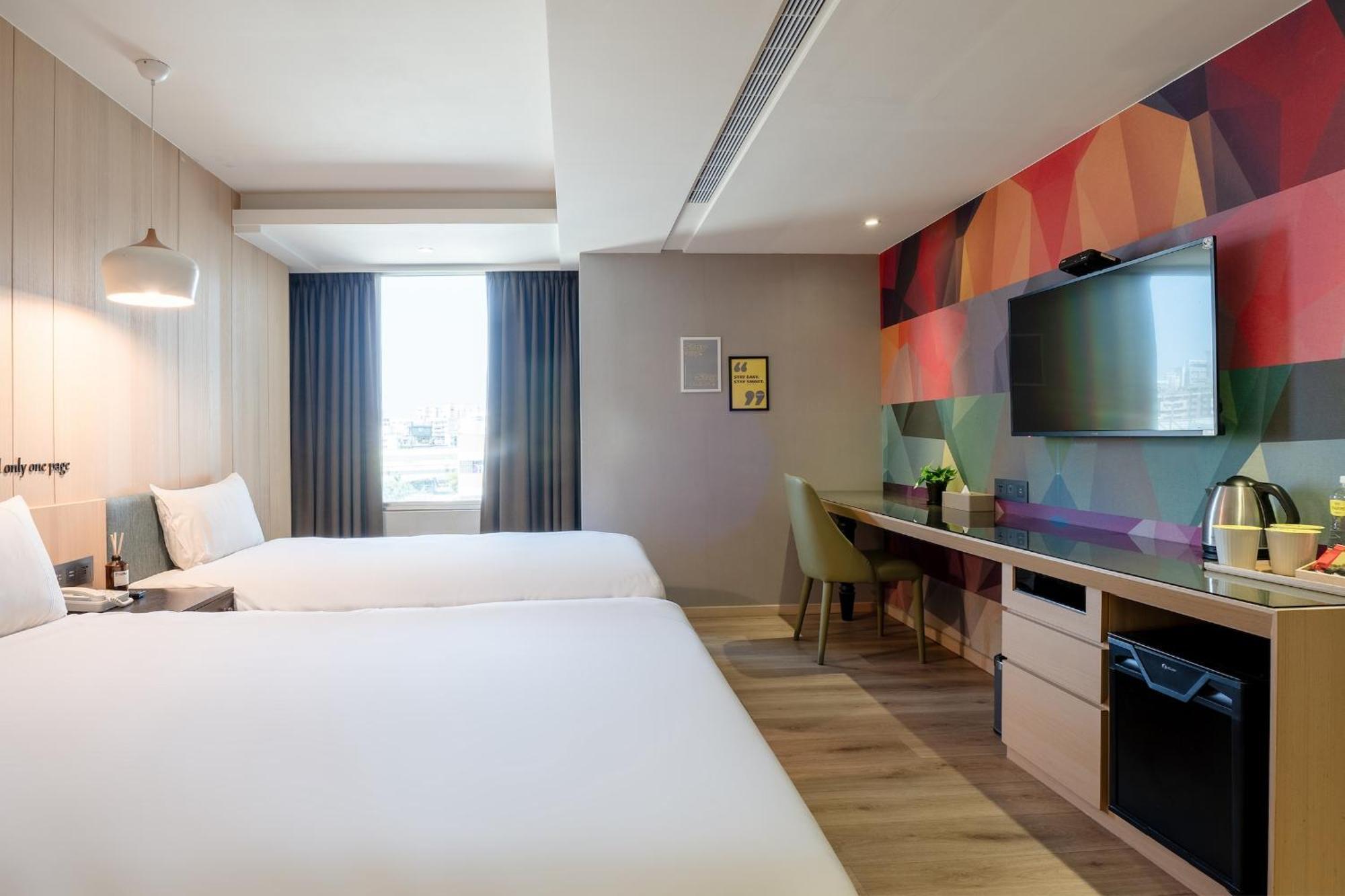 Check Inn Taichung Wenxin Zhongqing Ngoại thất bức ảnh