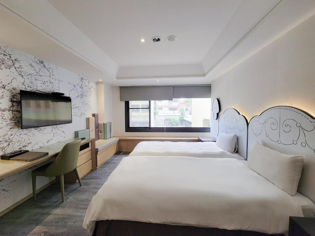 Check Inn Taichung Wenxin Zhongqing Ngoại thất bức ảnh