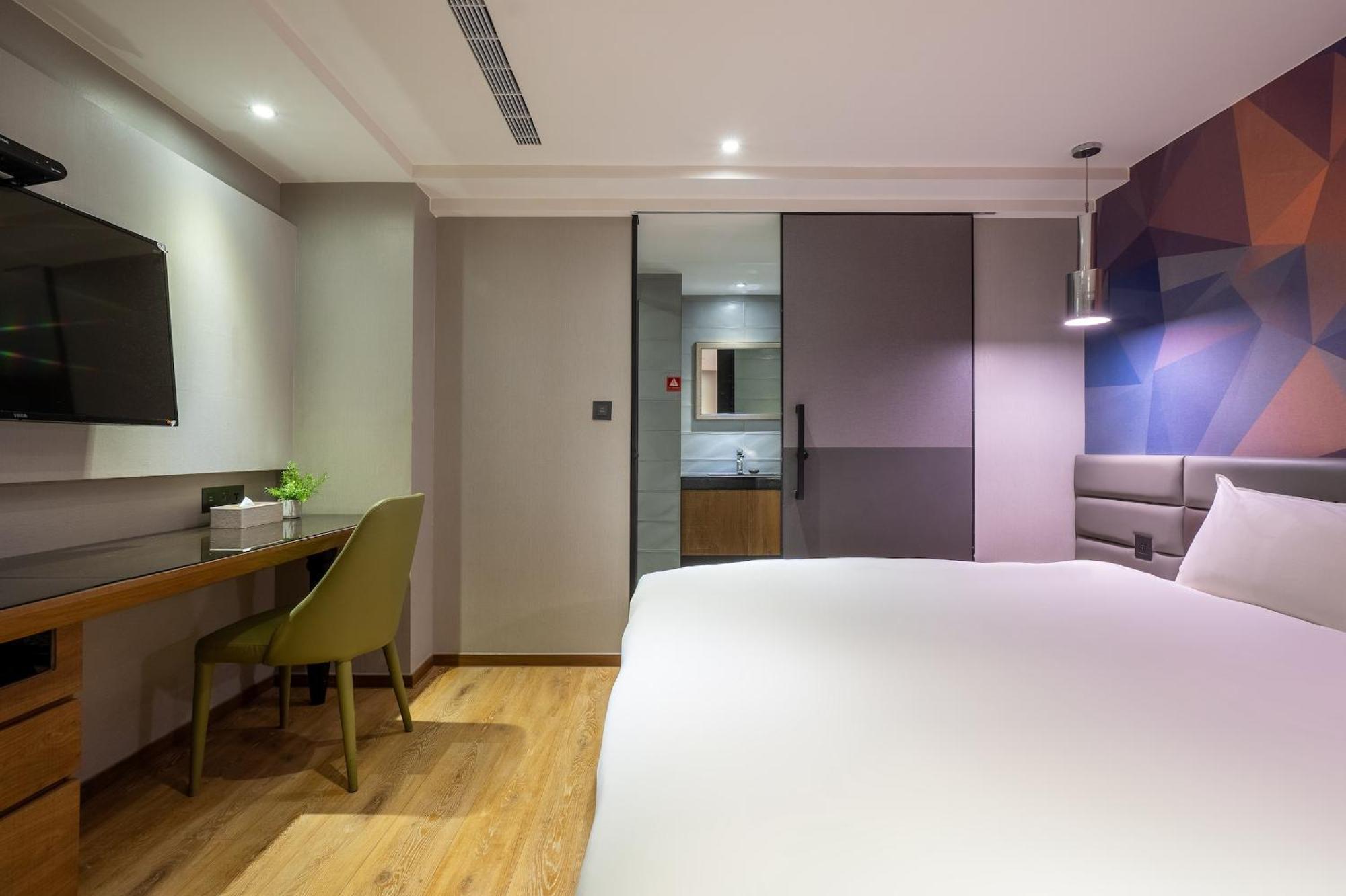Check Inn Taichung Wenxin Zhongqing Ngoại thất bức ảnh