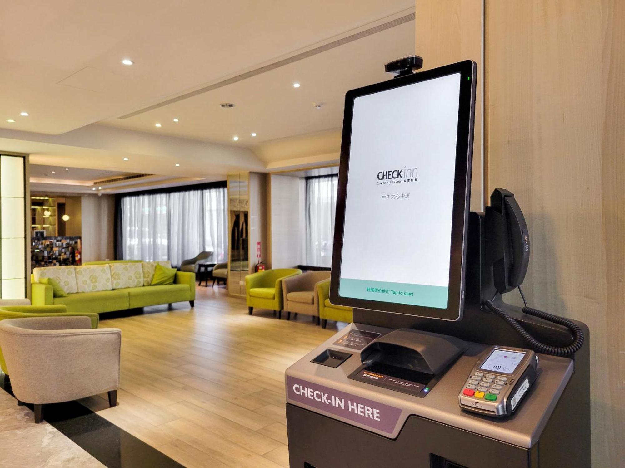 Check Inn Taichung Wenxin Zhongqing Ngoại thất bức ảnh