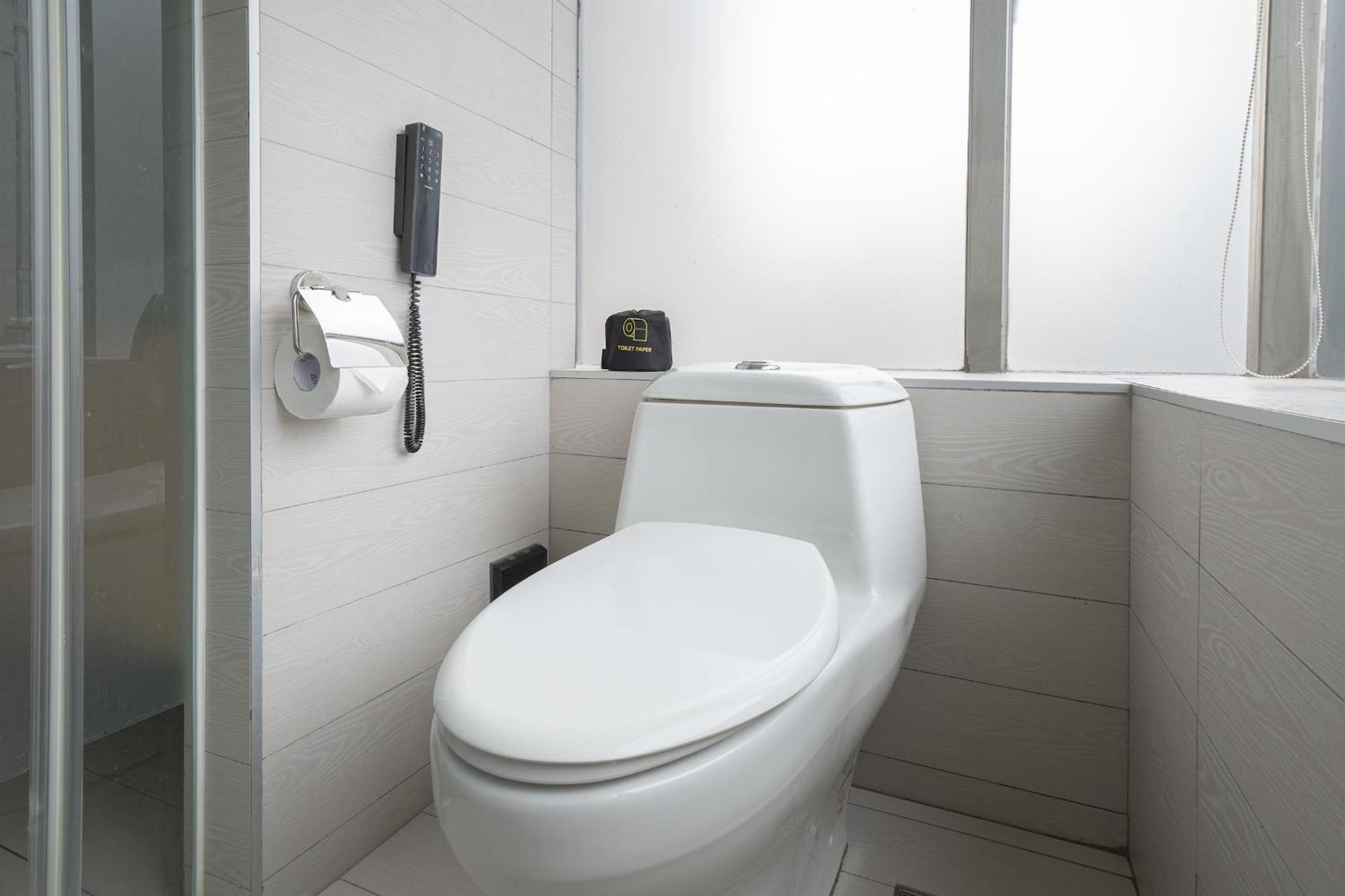 Check Inn Taichung Wenxin Zhongqing Ngoại thất bức ảnh