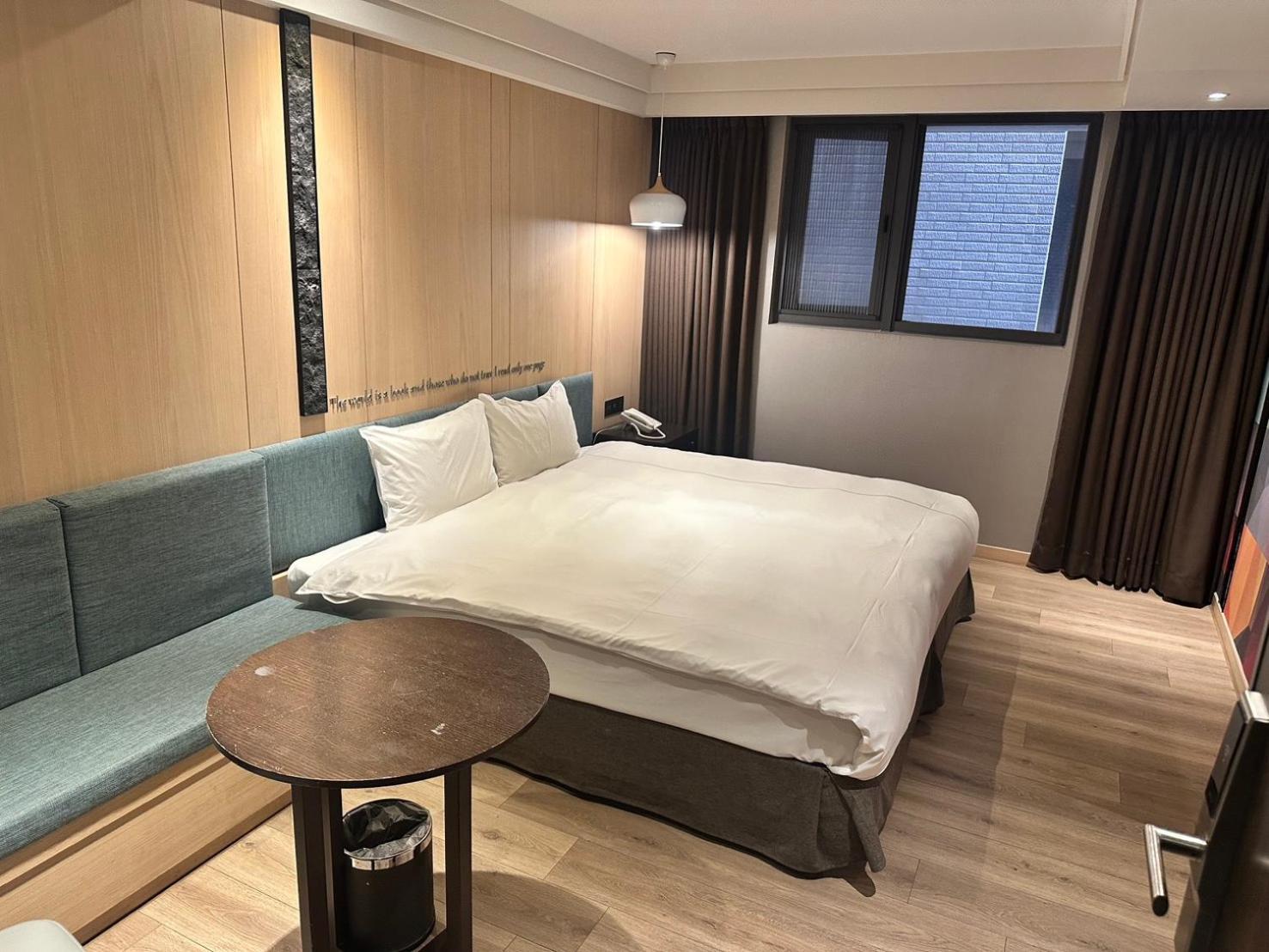 Check Inn Taichung Wenxin Zhongqing Ngoại thất bức ảnh