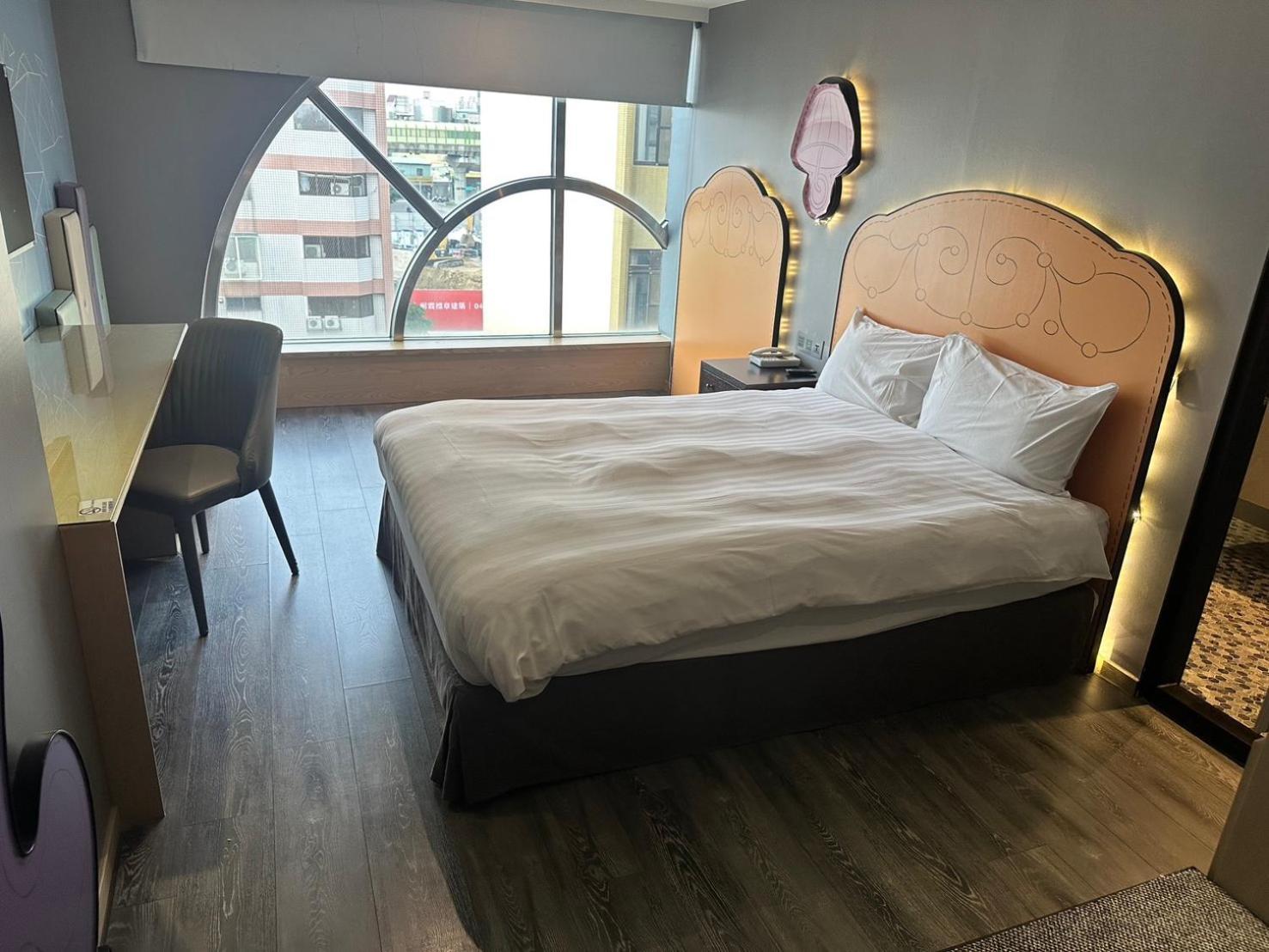 Check Inn Taichung Wenxin Zhongqing Ngoại thất bức ảnh