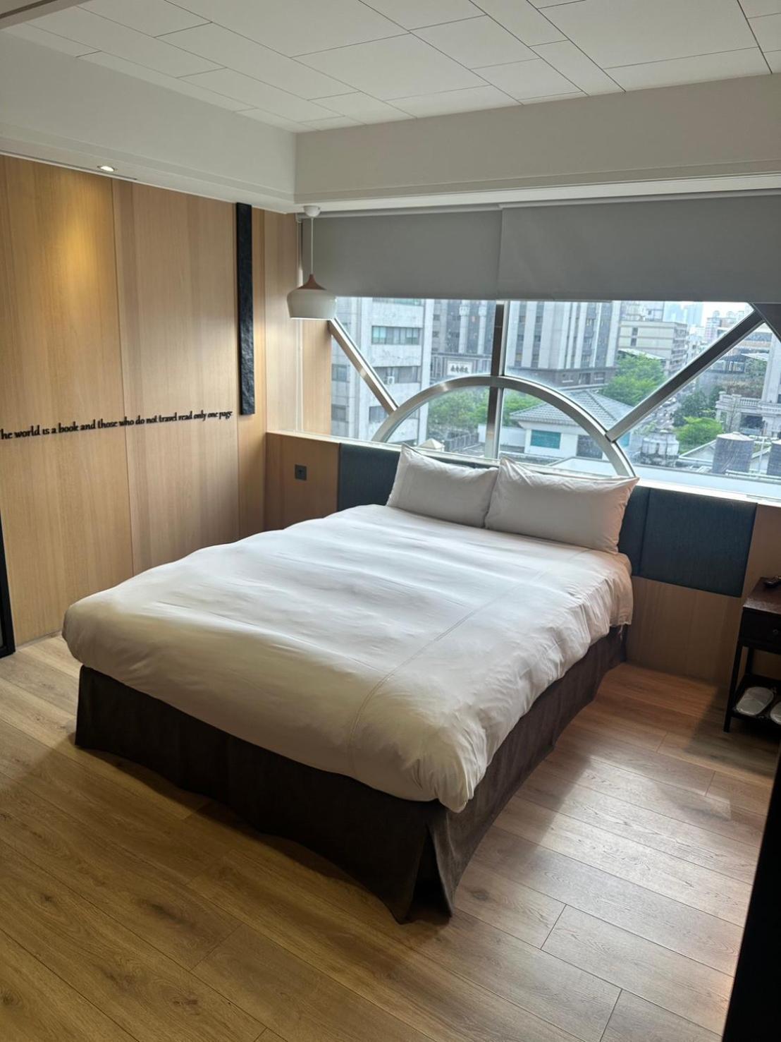 Check Inn Taichung Wenxin Zhongqing Ngoại thất bức ảnh