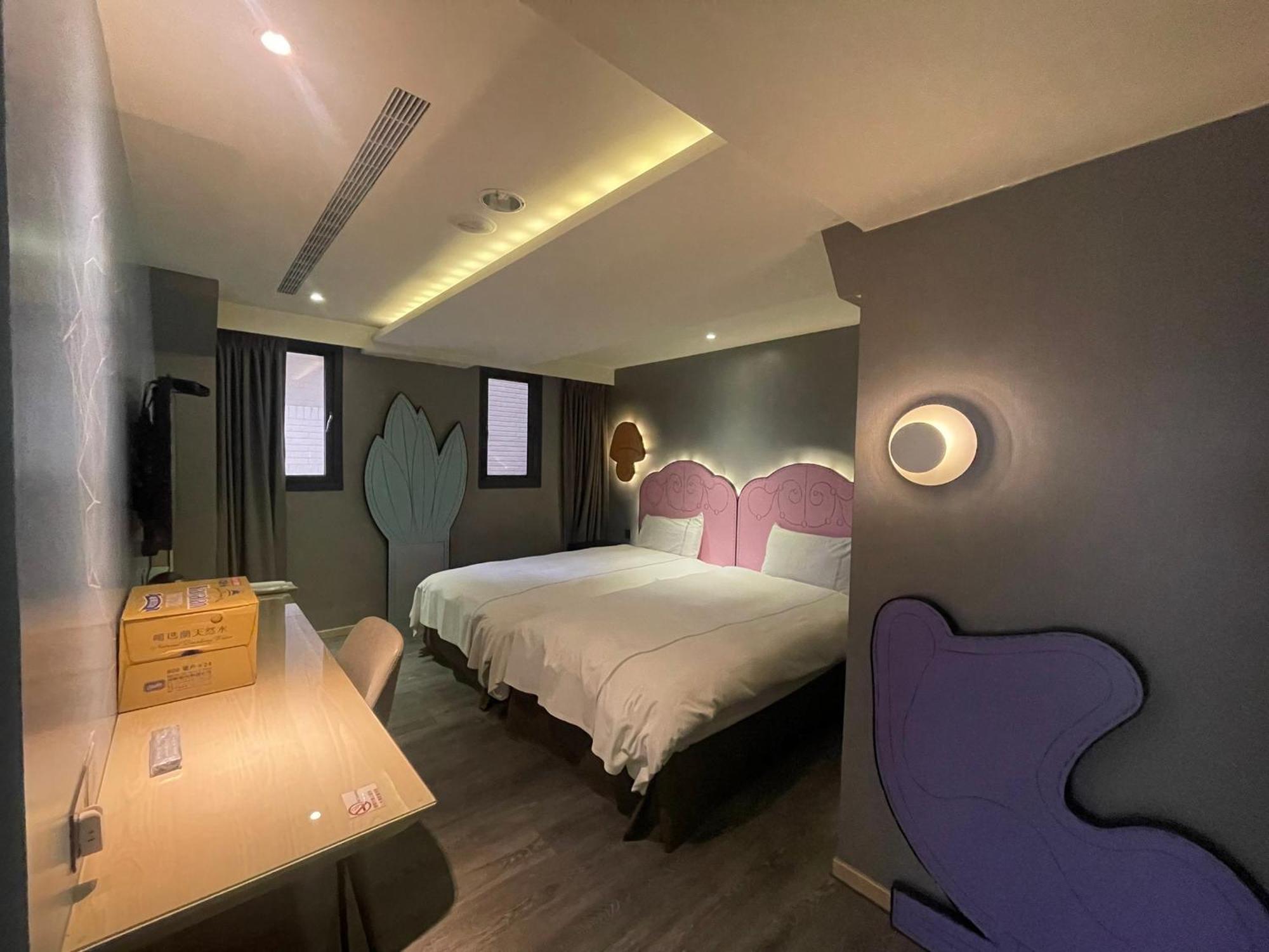 Check Inn Taichung Wenxin Zhongqing Ngoại thất bức ảnh